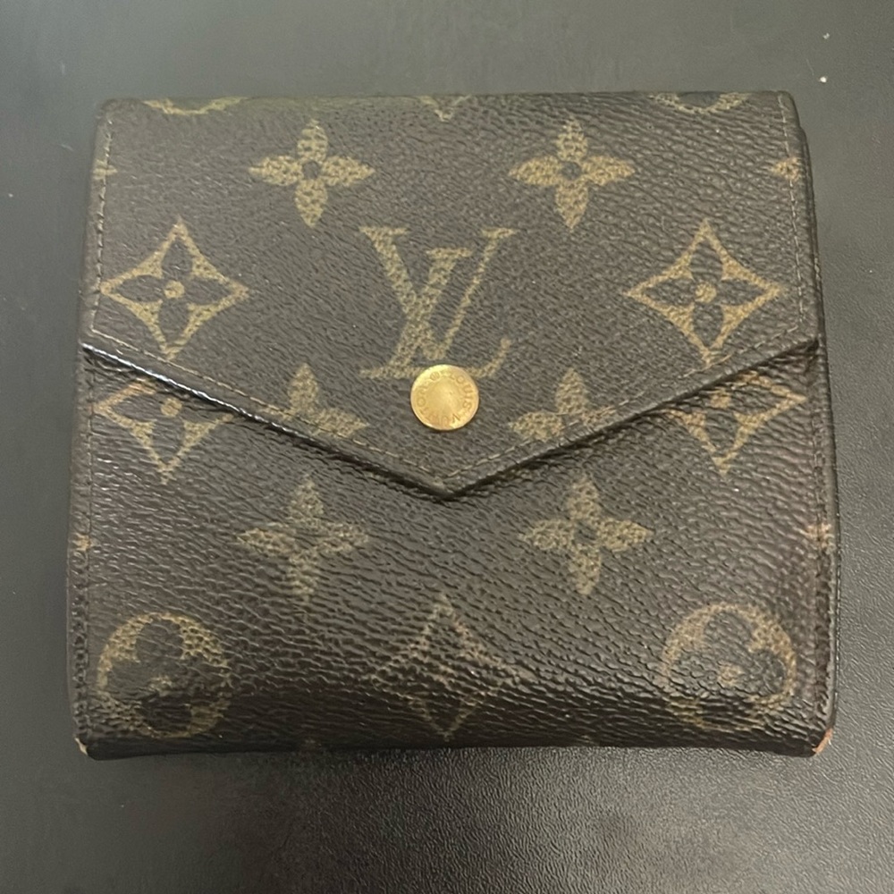 Louis Vuitton Monogram Elise Bifold Wallet